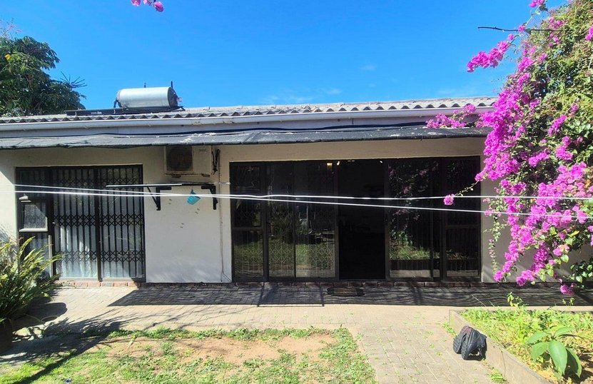 6 Bedroom Property for Sale in Amalinda North Eastern Cape